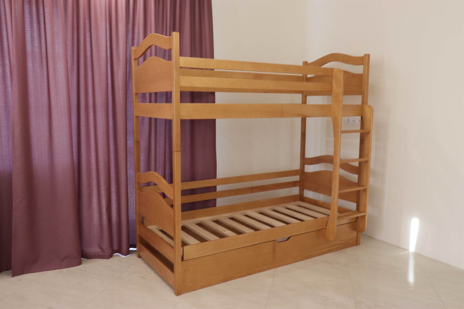 7 dvoiarusne-lizhko-vinni-pukh-z-p-m Двох'ярусне ліжко "Вінні Пух" з підйомним механізмом