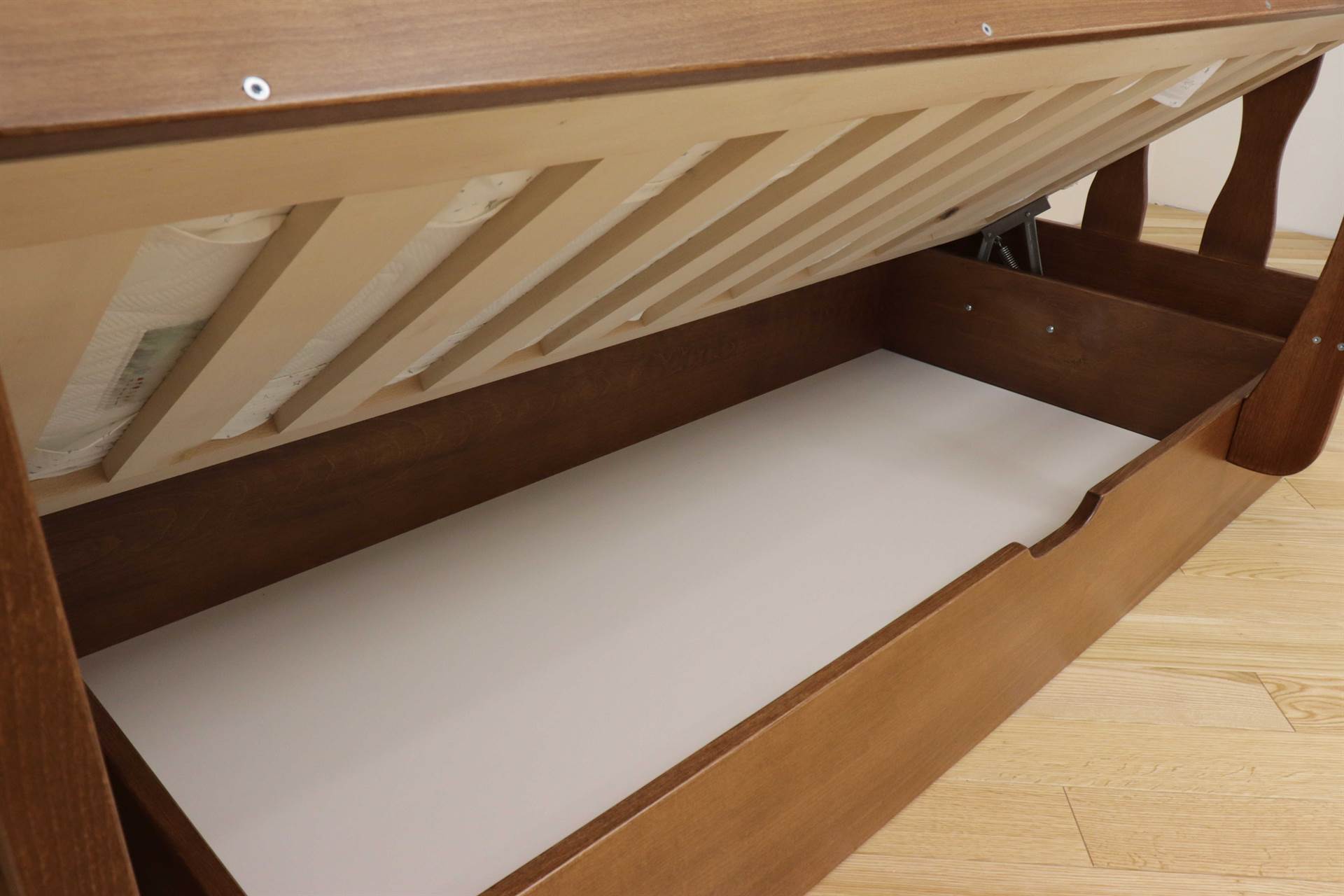 drimka lishko sonka-pm img_3082-2 Двоярусне ліжко “Сонька” з підйомним механізмом